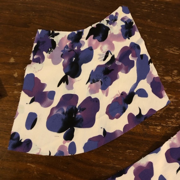 Pattern with cut pieces - Picture 2 of 6